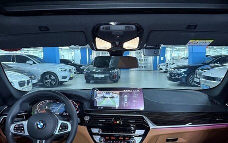 BMW 5 серия, 2021 год, 3 300 000 рублей, 14 фотография