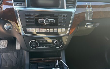 Mercedes-Benz GL-Класс, 2012 год, 2 500 000 рублей, 15 фотография