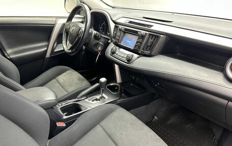 Toyota RAV4, 2015 год, 1 698 000 рублей, 13 фотография