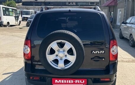 Chevrolet Niva I рестайлинг, 2010 год, 600 000 рублей, 4 фотография