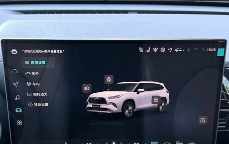 Toyota Highlander, 2026 год, 6 190 000 рублей, 18 фотография