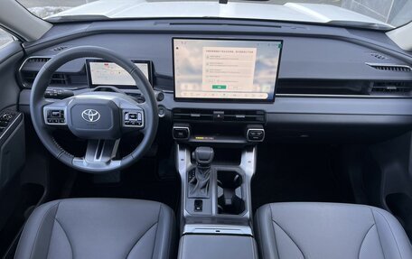 Toyota RAV4, 2026 год, 4 090 000 рублей, 9 фотография