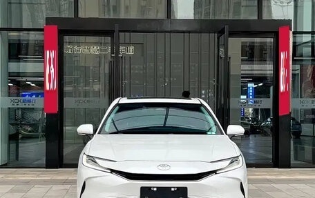 Toyota Camry, 2024 год, 3 600 000 рублей, 2 фотография