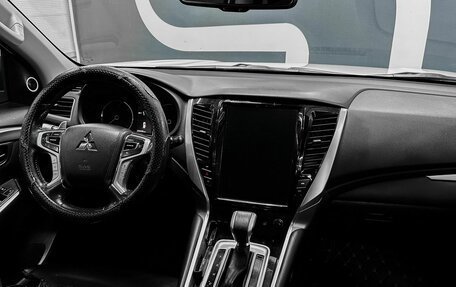 Mitsubishi Pajero Sport III рестайлинг, 2019 год, 2 999 900 рублей, 7 фотография