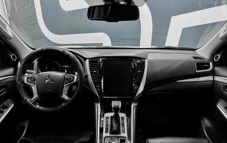 Mitsubishi Pajero Sport III рестайлинг, 2019 год, 2 999 900 рублей, 8 фотография