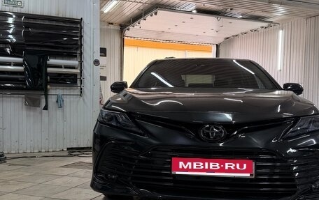 Toyota Camry, 2023 год, 3 600 000 рублей, 2 фотография