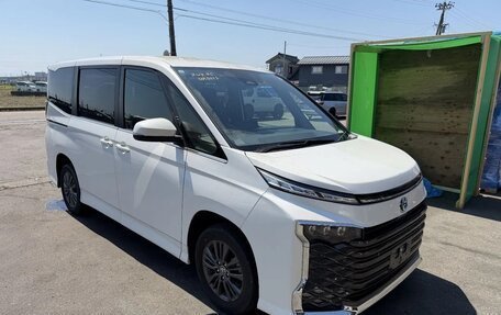 Toyota Voxy, 2025 год, 3 876 000 рублей, 2 фотография