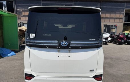 Toyota Voxy, 2025 год, 3 876 000 рублей, 3 фотография