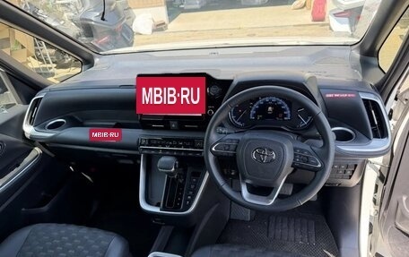 Toyota Voxy, 2025 год, 3 876 000 рублей, 7 фотография