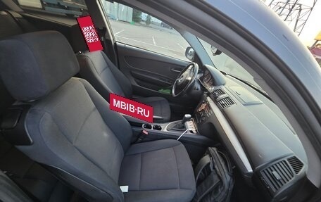 BMW 1 серия, 2011 год, 850 000 рублей, 16 фотография