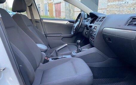 Volkswagen Jetta VI, 2016 год, 1 100 000 рублей, 6 фотография