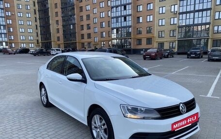 Volkswagen Jetta VI, 2016 год, 1 100 000 рублей, 2 фотография
