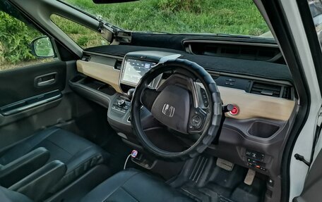 Honda Freed II, 2017 год, 1 490 000 рублей, 5 фотография