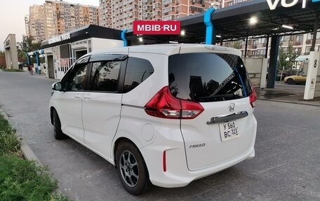 Honda Freed II, 2017 год, 1 490 000 рублей, 4 фотография