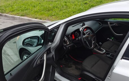 Opel Astra J, 2011 год, 625 000 рублей, 9 фотография