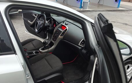 Opel Astra J, 2011 год, 625 000 рублей, 12 фотография
