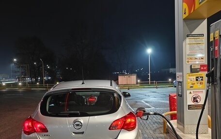 Opel Astra J, 2011 год, 625 000 рублей, 14 фотография