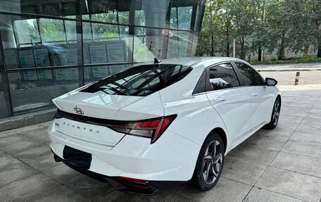 Hyundai Elantra, 2022 год, 1 250 000 рублей, 4 фотография