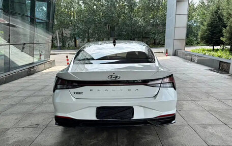 Hyundai Elantra, 2022 год, 1 250 000 рублей, 5 фотография