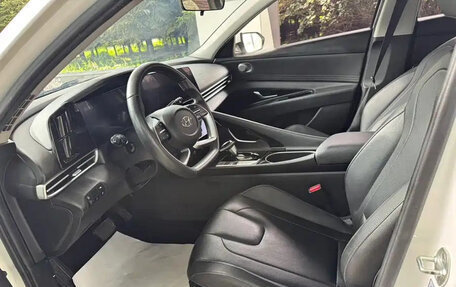 Hyundai Elantra, 2022 год, 1 250 000 рублей, 7 фотография