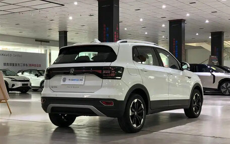 Volkswagen T-Cross I, 2023 год, 1 280 000 рублей, 3 фотография