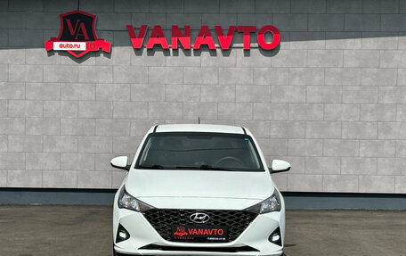 Hyundai Solaris II рестайлинг, 2021 год, 1 370 000 рублей, 2 фотография