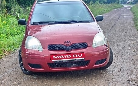 Toyota Yaris I рестайлинг, 2002 год, 333 000 рублей, 3 фотография