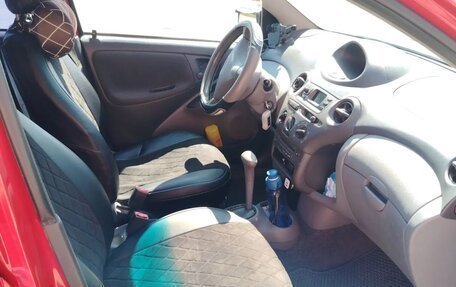 Toyota Yaris I рестайлинг, 2002 год, 380 000 рублей, 6 фотография