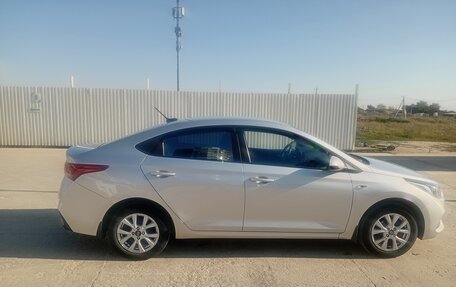 Hyundai Solaris II рестайлинг, 2017 год, 1 150 000 рублей, 4 фотография