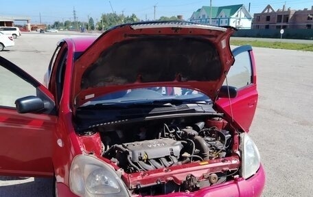 Toyota Yaris I рестайлинг, 2002 год, 380 000 рублей, 8 фотография