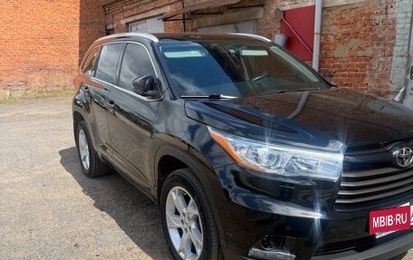 Toyota Highlander III, 2014 год, 3 850 000 рублей, 2 фотография