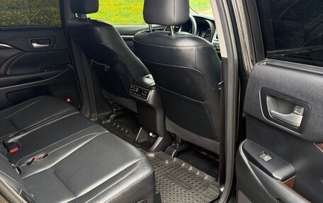 Toyota Highlander III, 2014 год, 3 850 000 рублей, 15 фотография