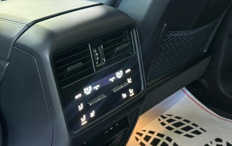 Porsche Cayenne III, 2023 год, 12 910 000 рублей, 17 фотография