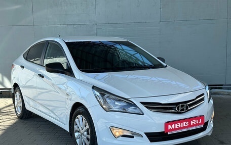 Hyundai Solaris II рестайлинг, 2014 год, 1 070 000 рублей, 1 фотография
