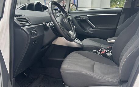 Toyota Verso I, 2014 год, 1 200 000 рублей, 9 фотография