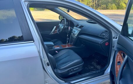Toyota Camry, 2009 год, 1 300 000 рублей, 10 фотография