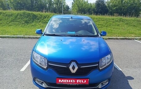 Renault Logan II, 2014 год, 600 000 рублей, 1 фотография