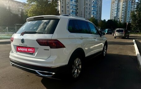 Volkswagen Tiguan II, 2021 год, 2 890 000 рублей, 3 фотография