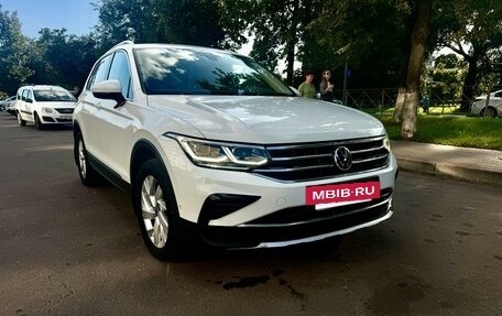 Volkswagen Tiguan II, 2021 год, 2 890 000 рублей, 8 фотография