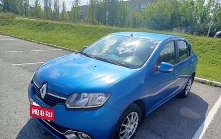 Renault Logan II, 2014 год, 600 000 рублей, 2 фотография