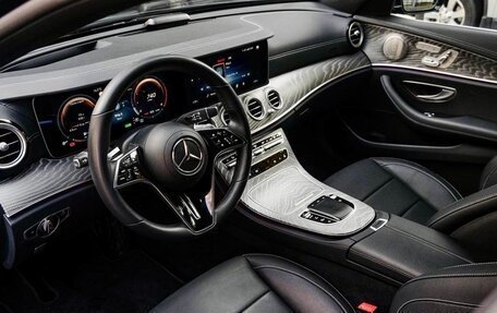 Mercedes-Benz E-Класс, 2022 год, 6 300 000 рублей, 5 фотография
