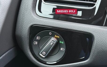 Volkswagen Golf VII, 2016 год, 1 900 000 рублей, 20 фотография