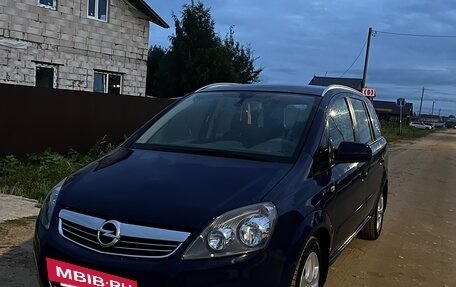 Opel Zafira B, 2013 год, 980 000 рублей, 4 фотография
