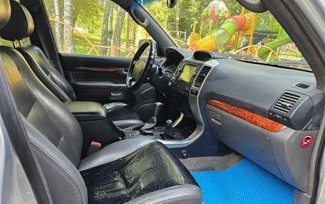 Toyota Land Cruiser Prado 120 рестайлинг, 2005 год, 865 000 рублей, 4 фотография