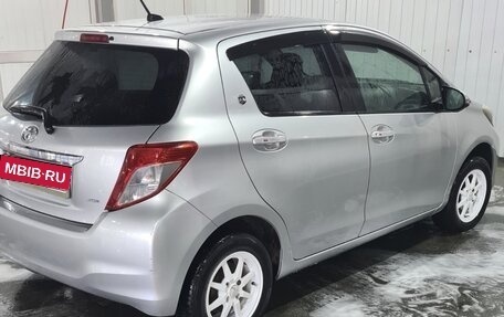 Toyota Vitz, 2011 год, 750 000 рублей, 2 фотография
