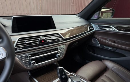 BMW 7 серия, 2017 год, 2 900 000 рублей, 12 фотография