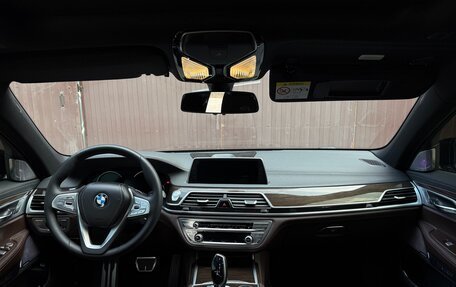 BMW 7 серия, 2017 год, 2 900 000 рублей, 16 фотография