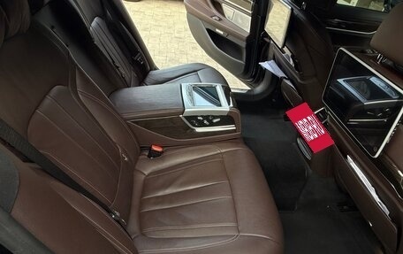 BMW 7 серия, 2017 год, 2 900 000 рублей, 19 фотография