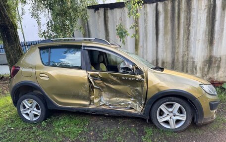 Renault Sandero II рестайлинг, 2015 год, 410 000 рублей, 1 фотография