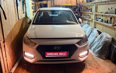 Hyundai Solaris II рестайлинг, 2018 год, 1 400 000 рублей, 1 фотография